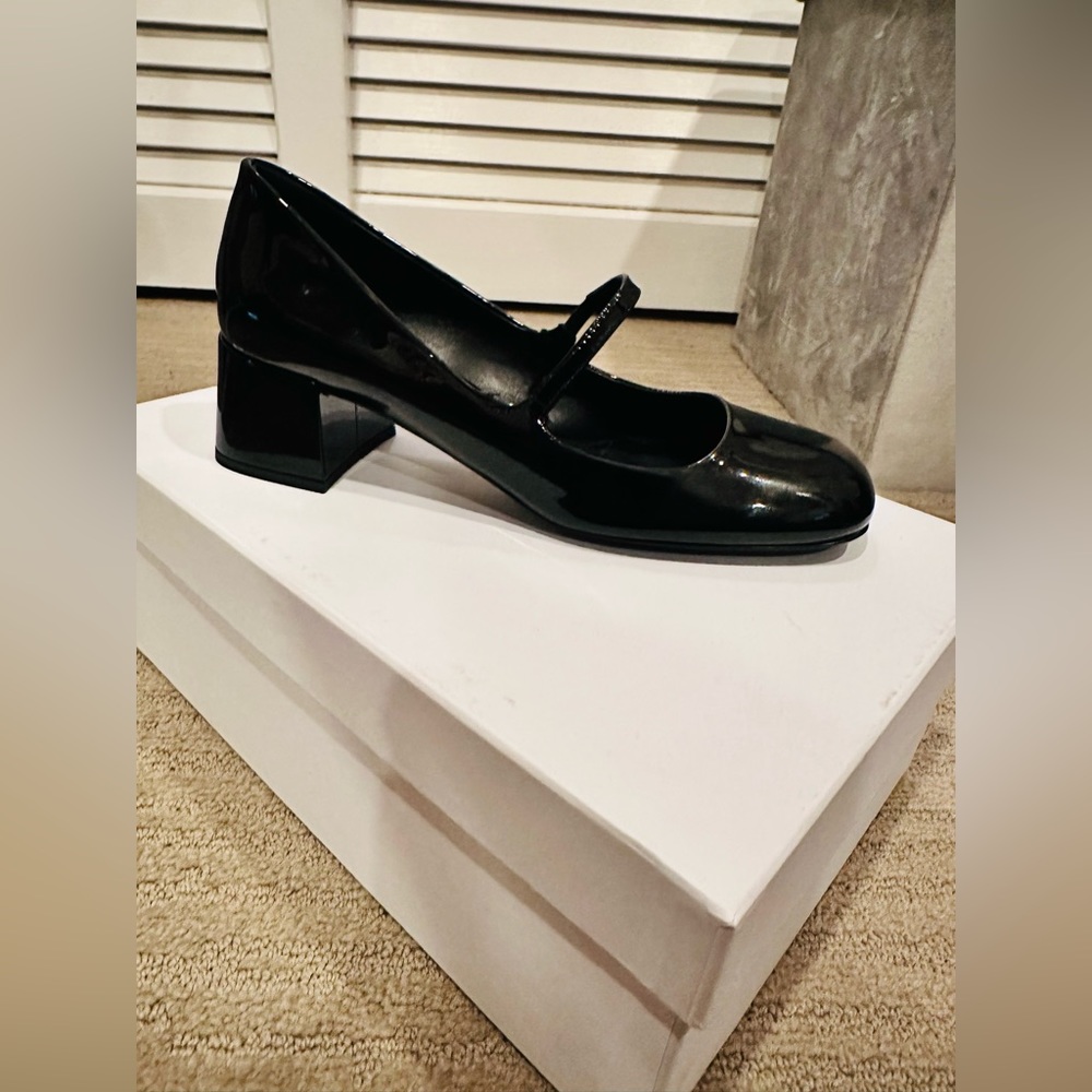 🆕Authentic from Italy PRADA patent black leather pumps - Picture 14 of 16